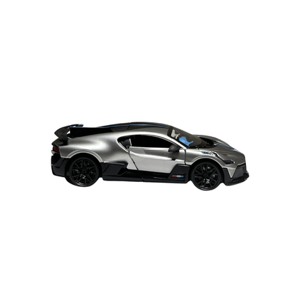 Bugatti Divo Silver Diecast Car Model with Display Case – 1:32 Scale Official Licensed Collectible