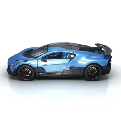 RW Bugatti Divo 1:32 Scale Die-Cast Model Car (Blue)