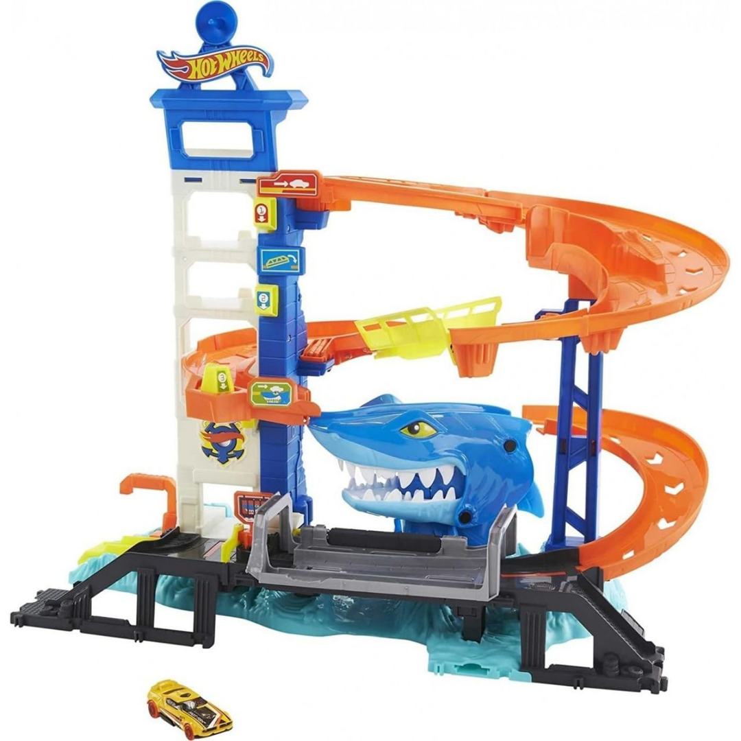 Hot Wheels City Shark Escape Track Set with 1:64 Car – Multi-Level Parking Garage Playset with Shark Attack Challenge