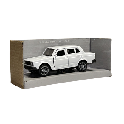 Classic Sedan Die-Cast Car Model 1:32 Scale – White Collectible Vintage Car Toy