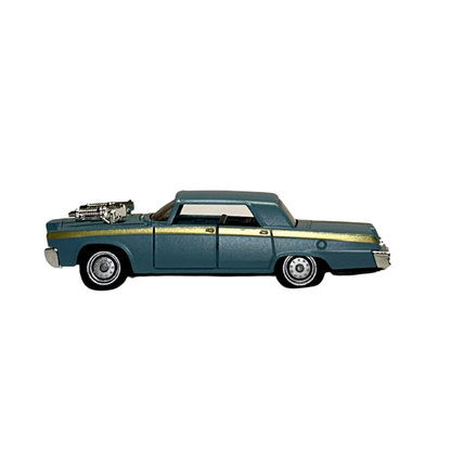 Classic Vintage Die-Cast Car Model 1:32 Scale – Blue Collectible Retro Car
