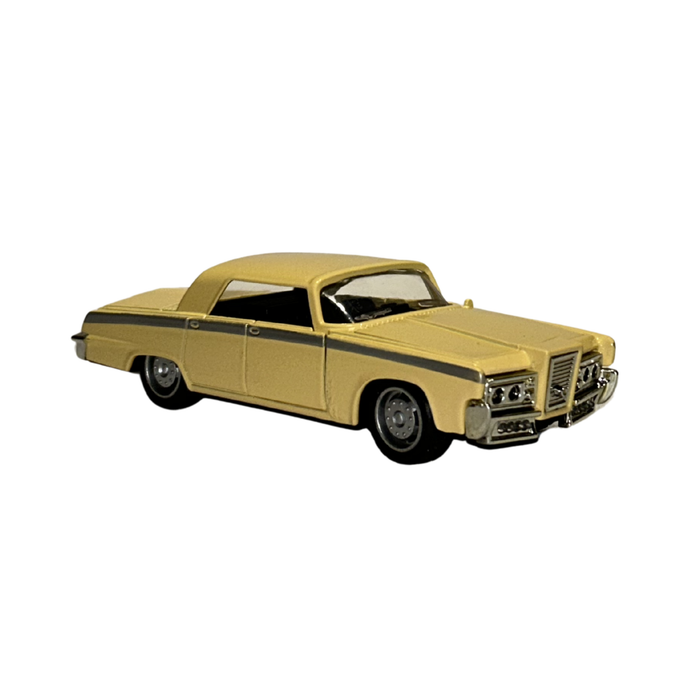 Classic Vintage Die-Cast Car Model with Opening Doors – Cream Collectible Toy Car | 1:32 Scale