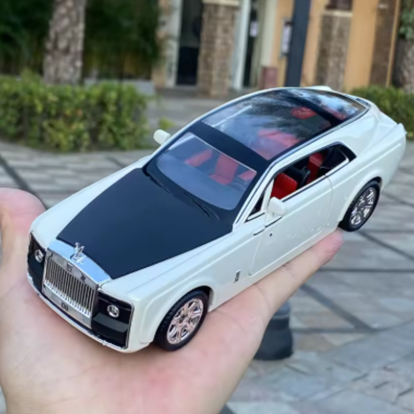 XLG Luxury Simulation Sound & Light 1:24 Scale Die-Cast Model Car
