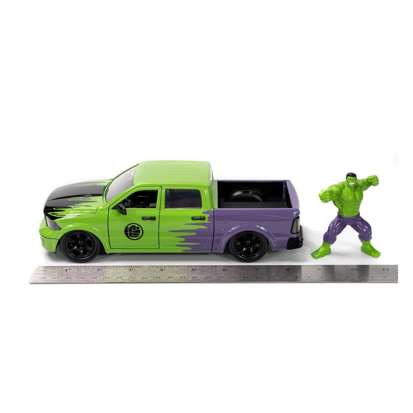 Marvel Avengers Hulk & 2014 Ram 1500 1:24 Scale Die-Cast Vehicle with Figure by Jada