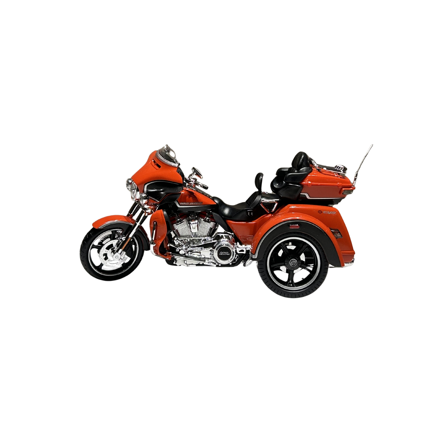 Maisto Harley-Davidson 2021 CVO Tri Glide Die-Cast Trike Motorcycle Model (1:12 Scale, 3+ Years)