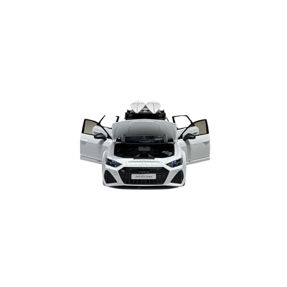 Audi RS 6 Avant Die-Cast Model Car – White Collectible Toy with Roof Rack | 1:18 Scale