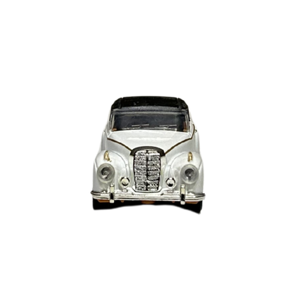 Vintage White Convertible Classic Car Die-Cast Model with Opening Doors | 1:32 Scale