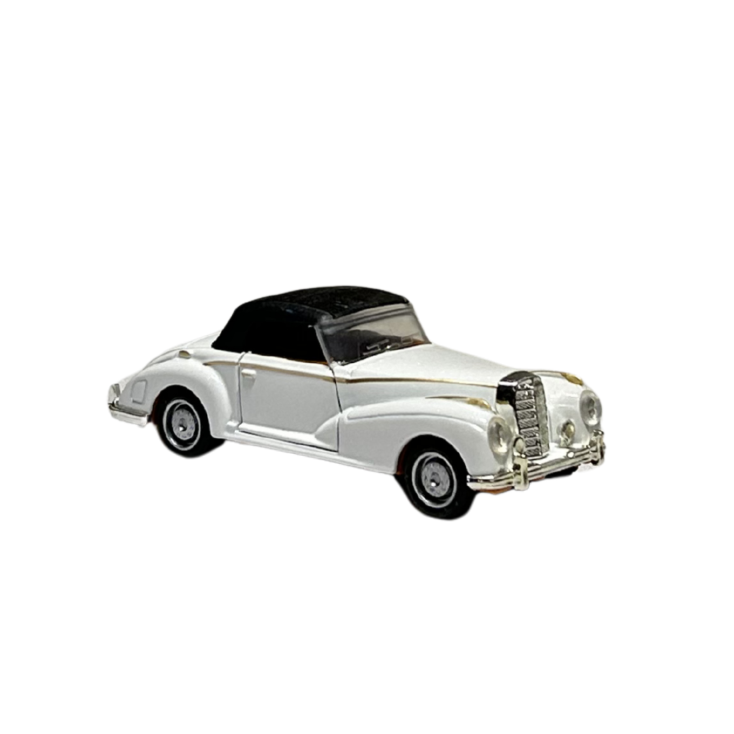 Vintage White Convertible Classic Car Die-Cast Model with Opening Doors | 1:32 Scale
