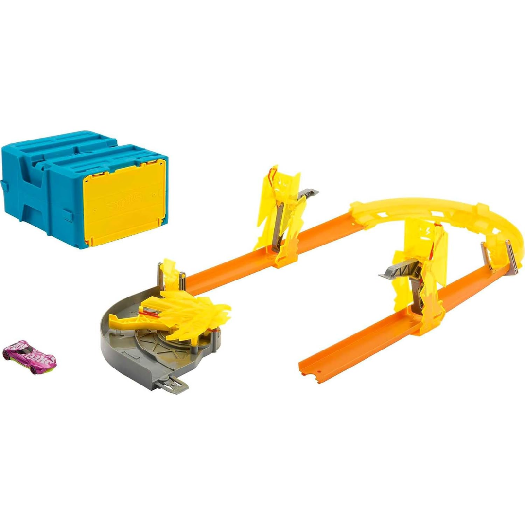 Hot Wheels®️Lightening Boost Pack, Track Set with 1 Hot Wheels®️ Car, 12 Track Boosting Components, Stackable Toy Storage Box, Lightning-Themed Track Builder Set