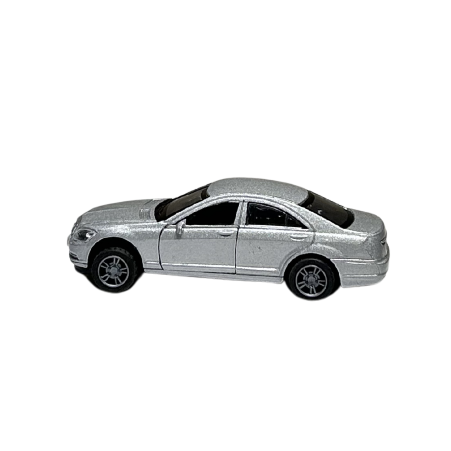 Silver Luxury Sedan Die-Cast Alloy Vehicle Model Car with Opening Doors | 1:32 Scale