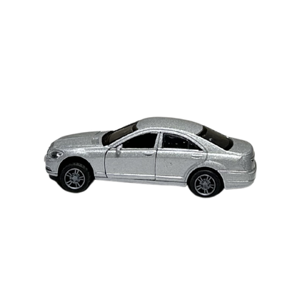 Silver Luxury Sedan Die-Cast Alloy Vehicle Model Car with Opening Doors | 1:32 Scale