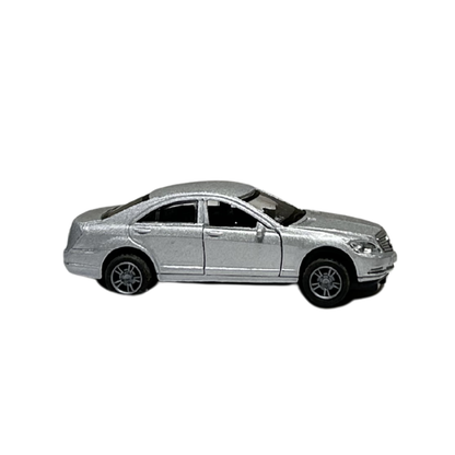 Silver Luxury Sedan Die-Cast Alloy Vehicle Model Car with Opening Doors | 1:32 Scale